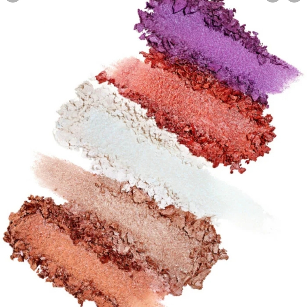 Becca x Barbie Ferreira Face palette - Picture 3 of 6